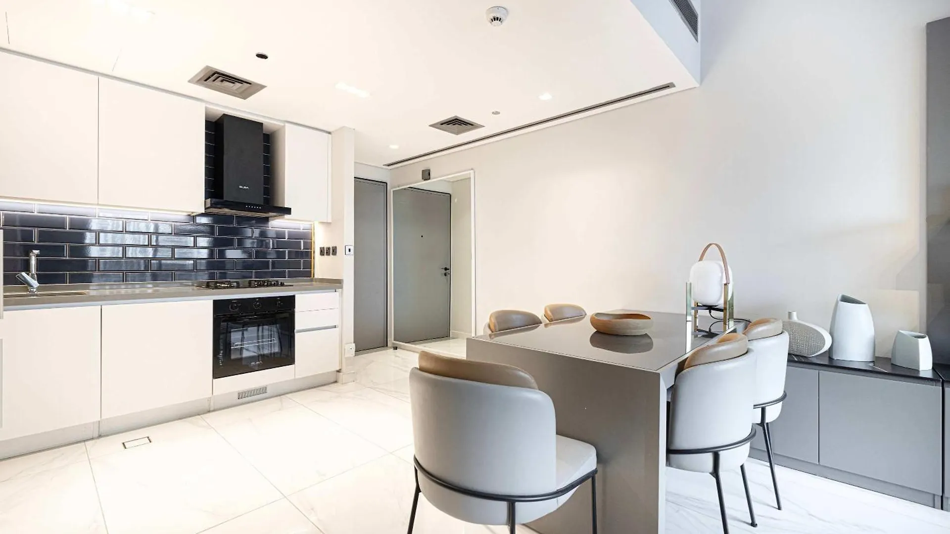 Majestay - Mag Living Dubaj 0*,