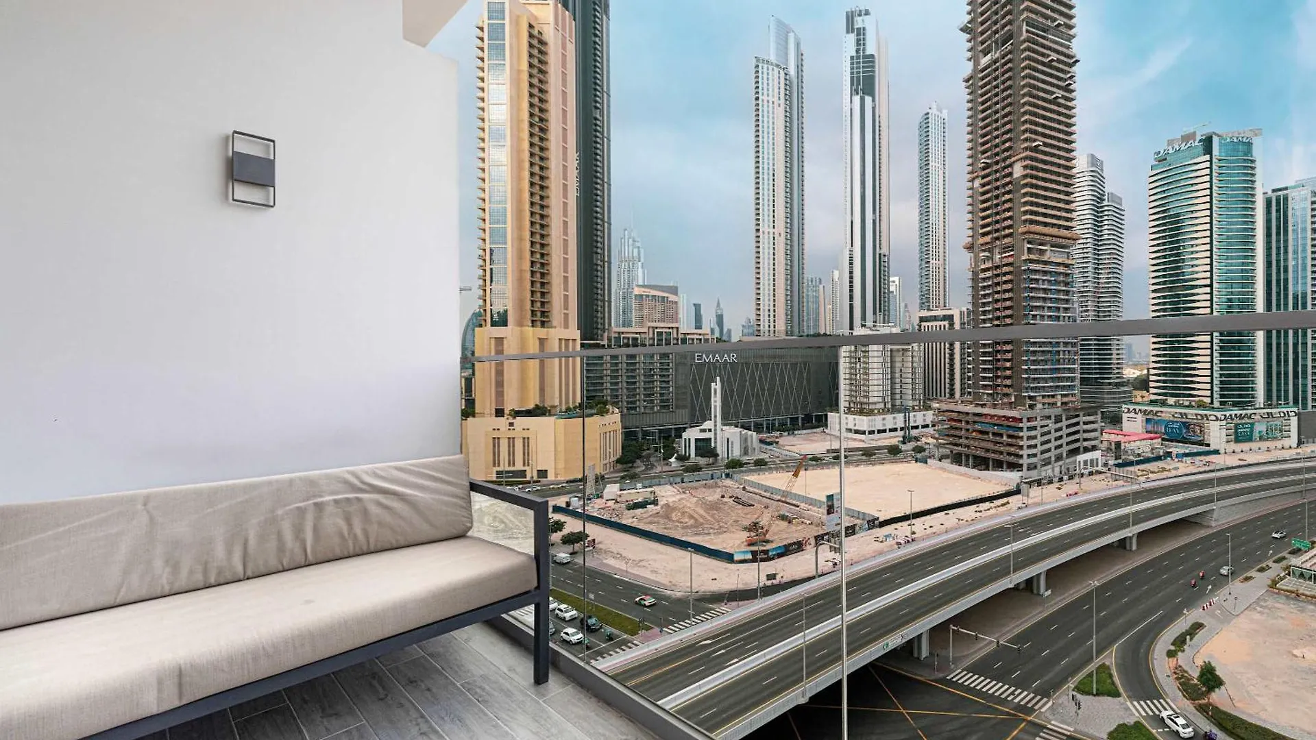 Apartment Majestay - Mag Living Dubai